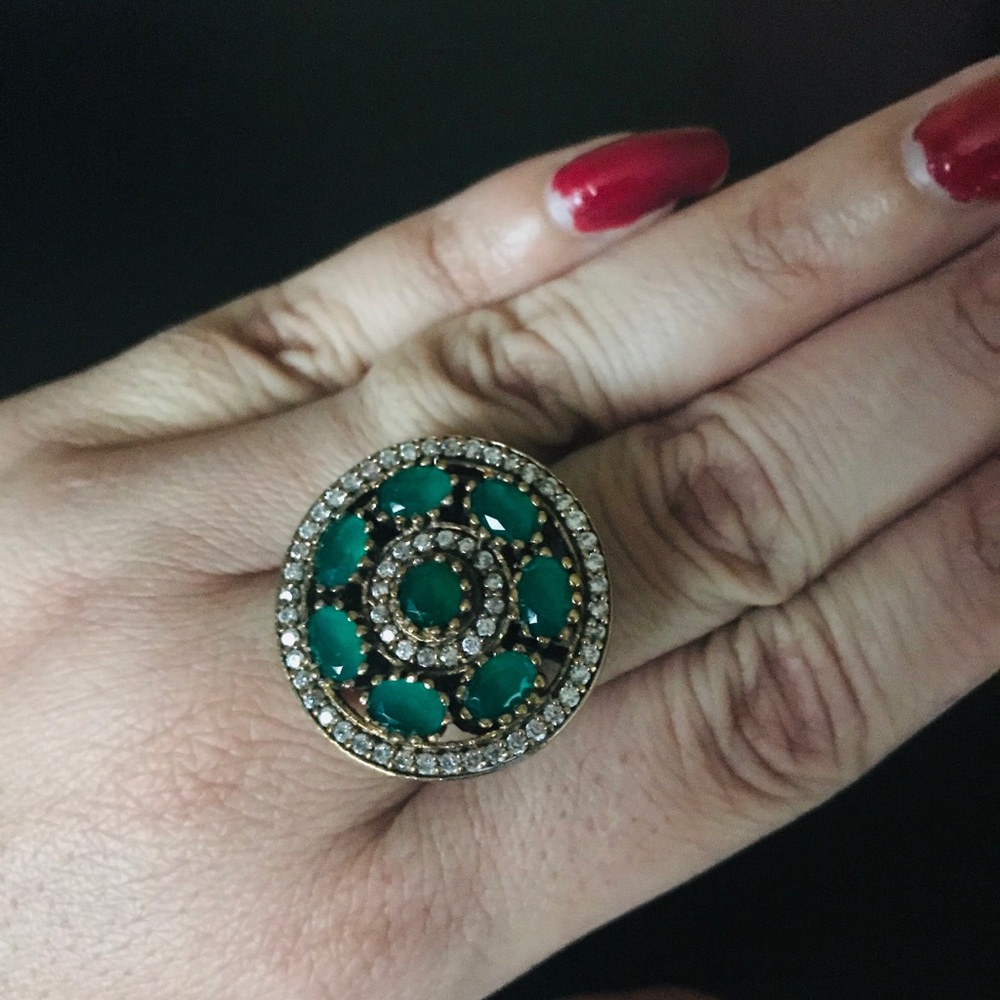Emerald Ring - Picture 6 of 6